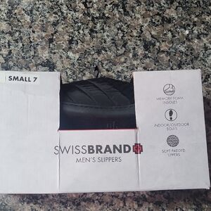 SwissBrand Men's Black Slippers SMALL size 7 memory foam insoles indoor/outdoor